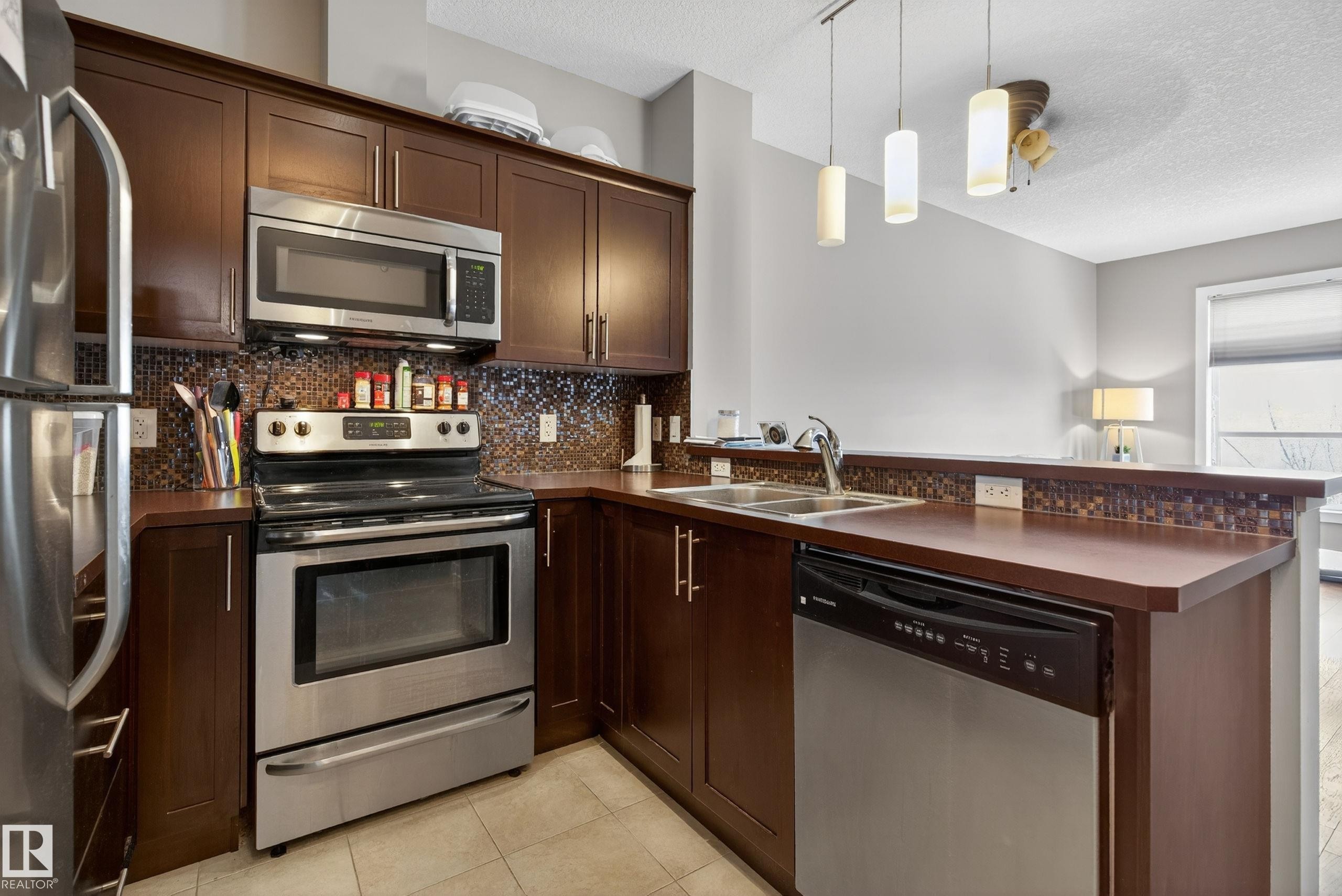 












409 2584 ANDERSON Way

,
Edmonton,




AB
T6W 0R2

