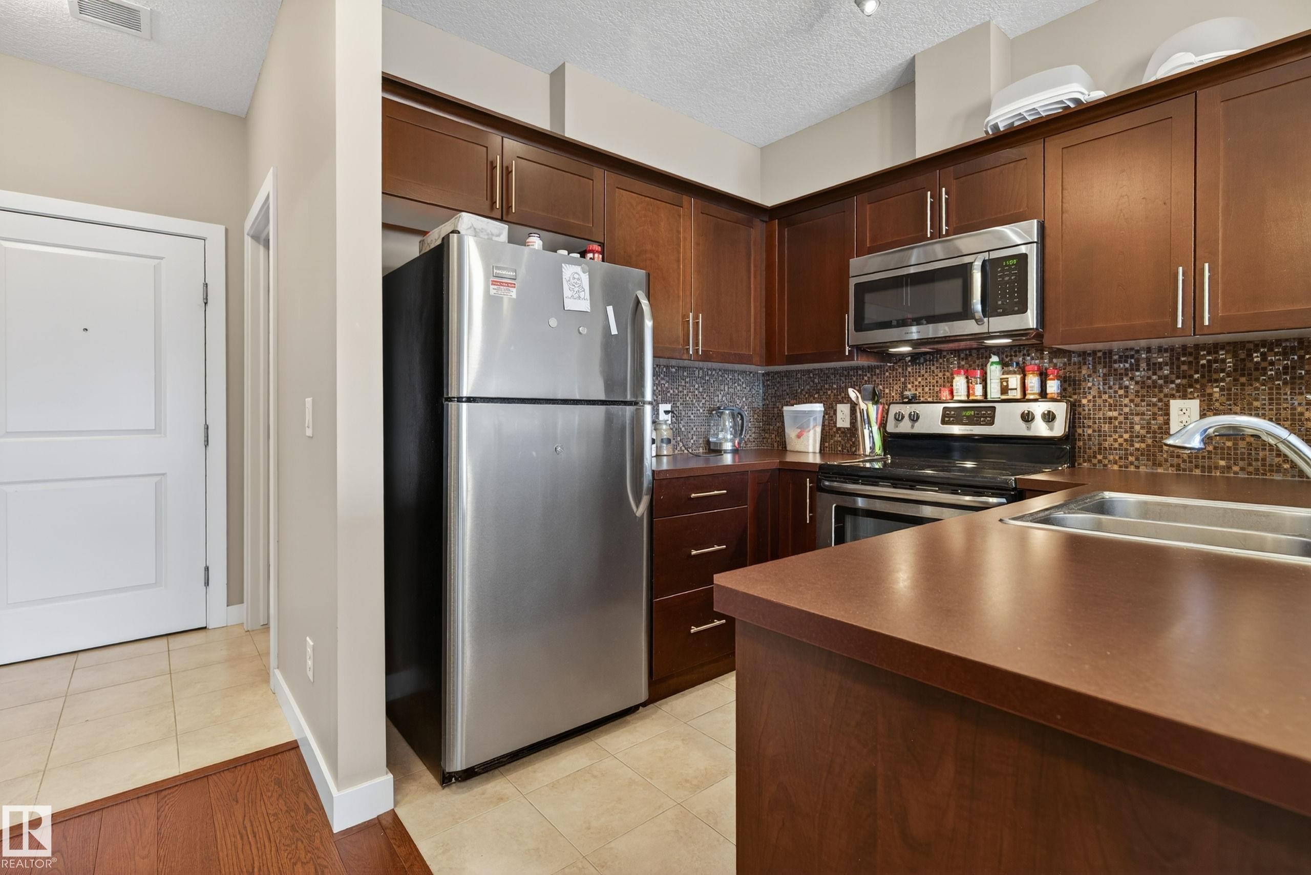 












409 2584 ANDERSON Way

,
Edmonton,




AB
T6W 0R2

