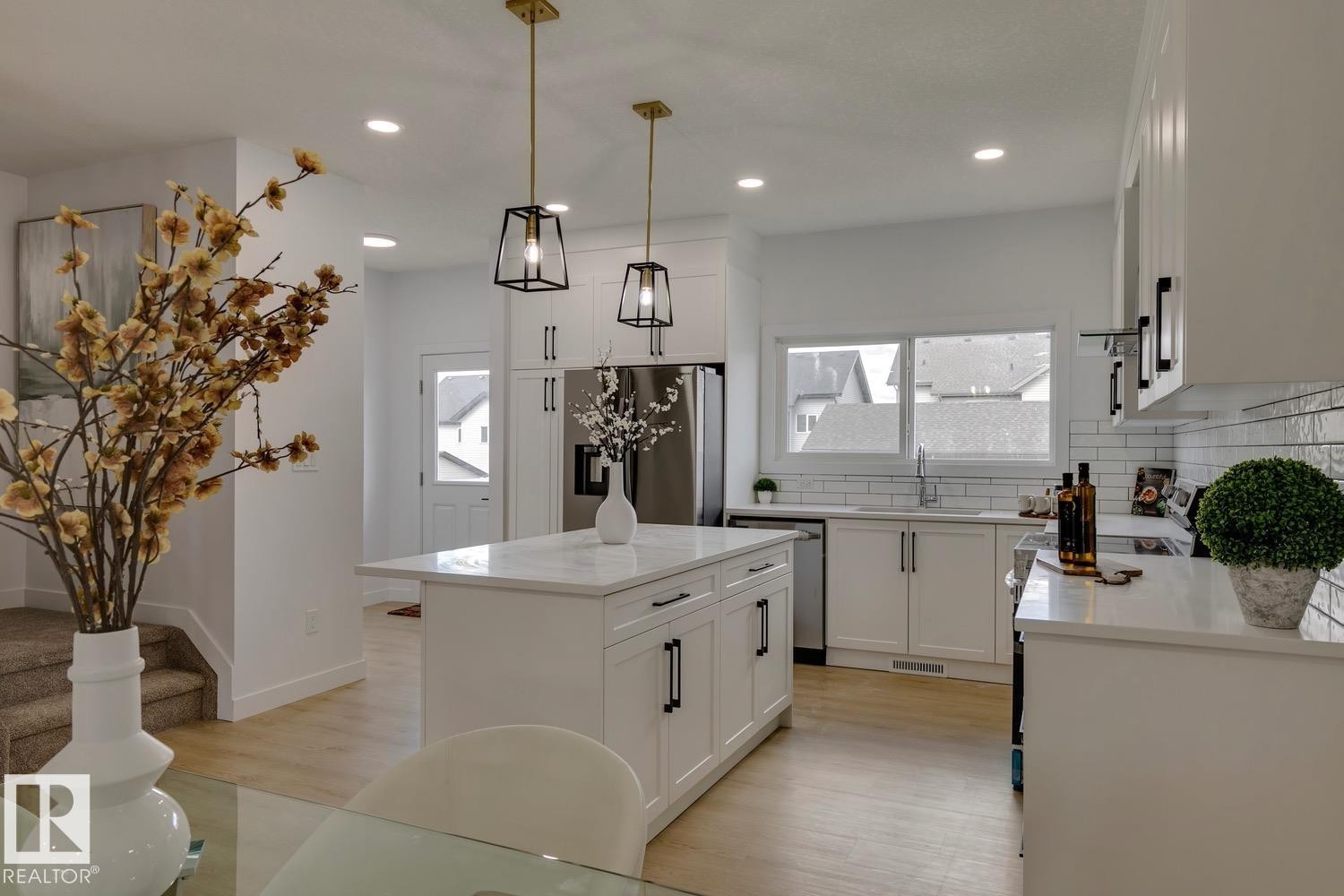 












10213 92A Avenue NW

,
Morinville,




AB
T8R 2R4

