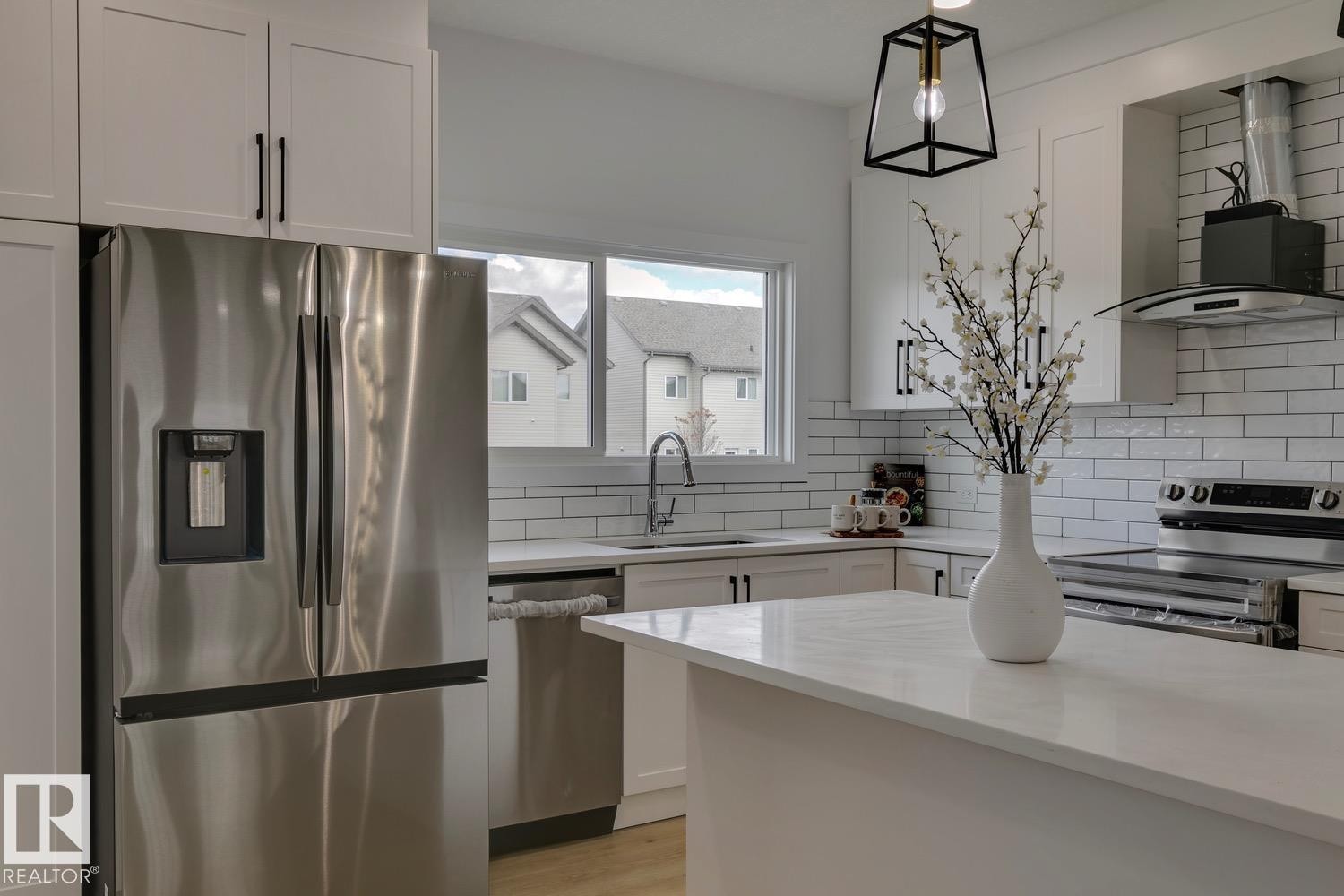 












10213 92A Avenue NW

,
Morinville,




AB
T8R 2R4

