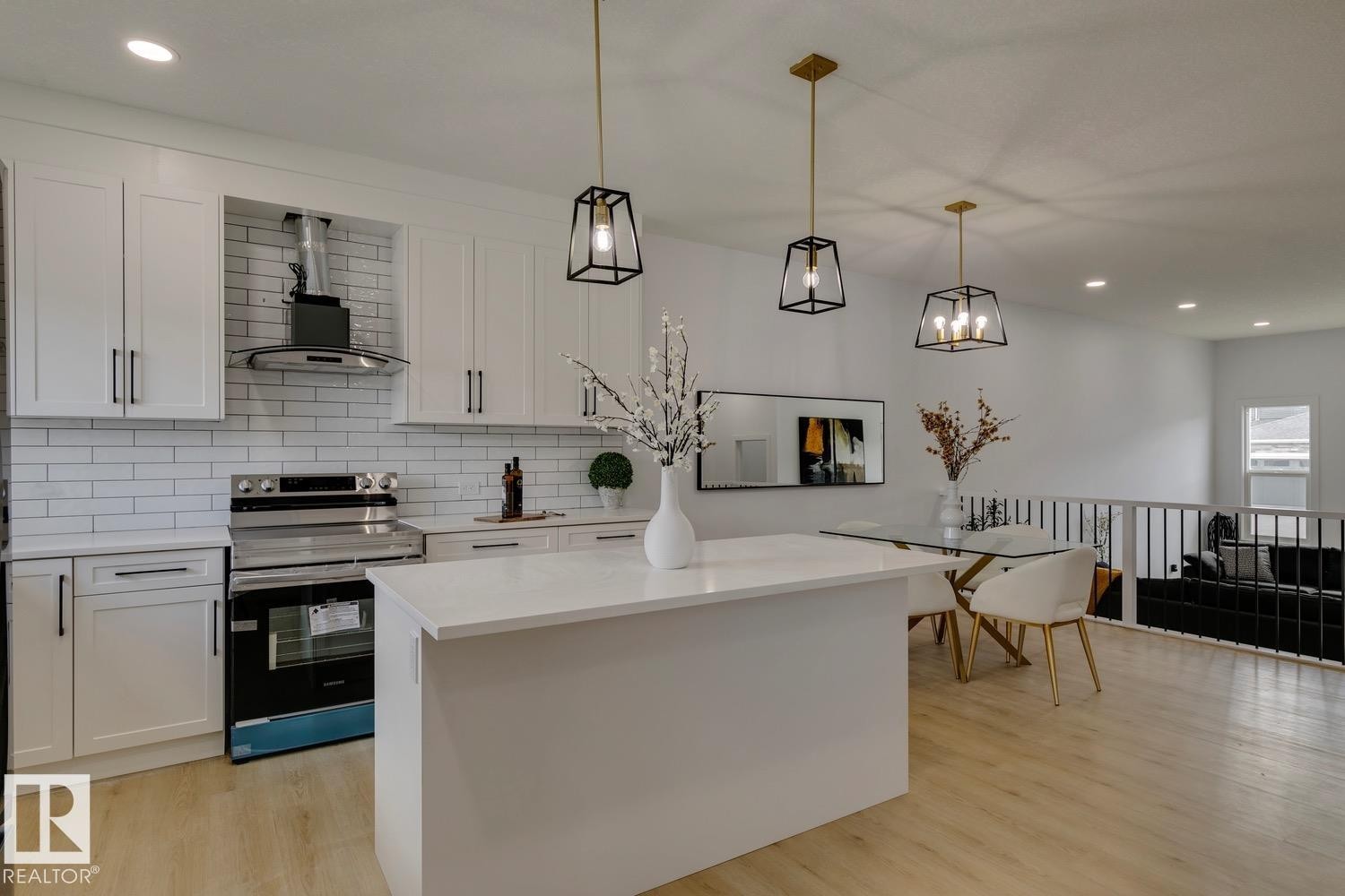 












10213 92A Avenue NW

,
Morinville,




AB
T8R 2R4

