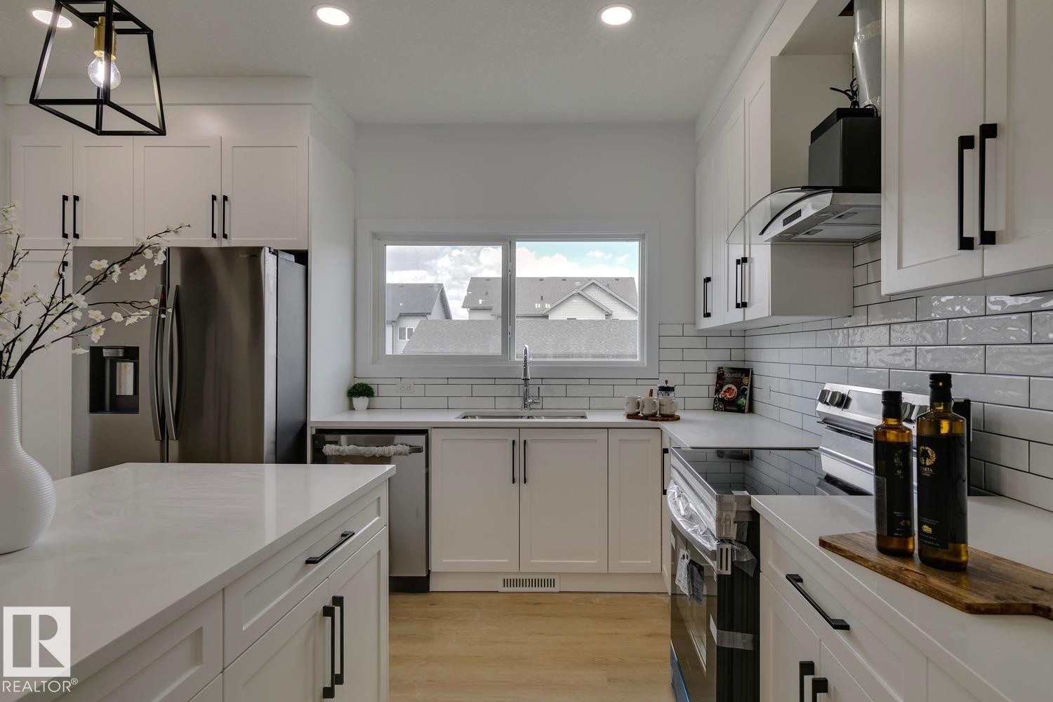












10213 92A Avenue NW

,
Morinville,




AB
T8R 2R4

