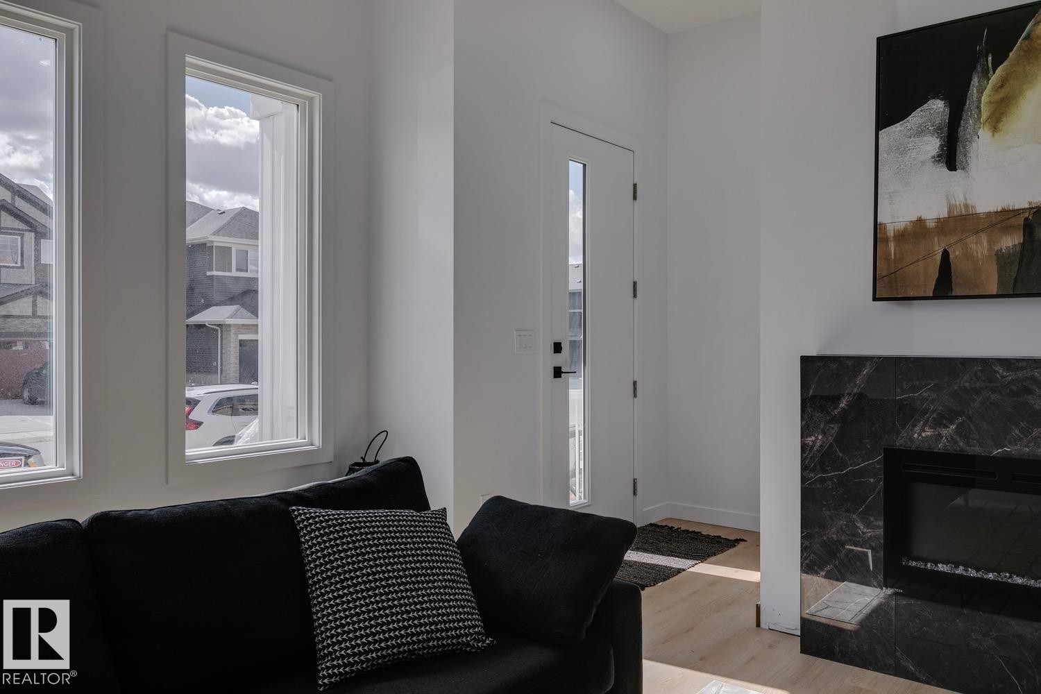 












10213 92A Avenue NW

,
Morinville,




AB
T8R 2R4

