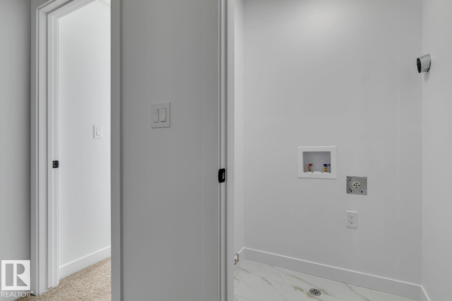 












10213 92A Avenue NW

,
Morinville,




AB
T8R 2R4

