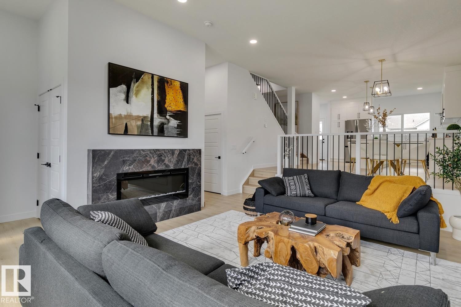 












10213 92A Avenue NW

,
Morinville,




AB
T8R 2R4

