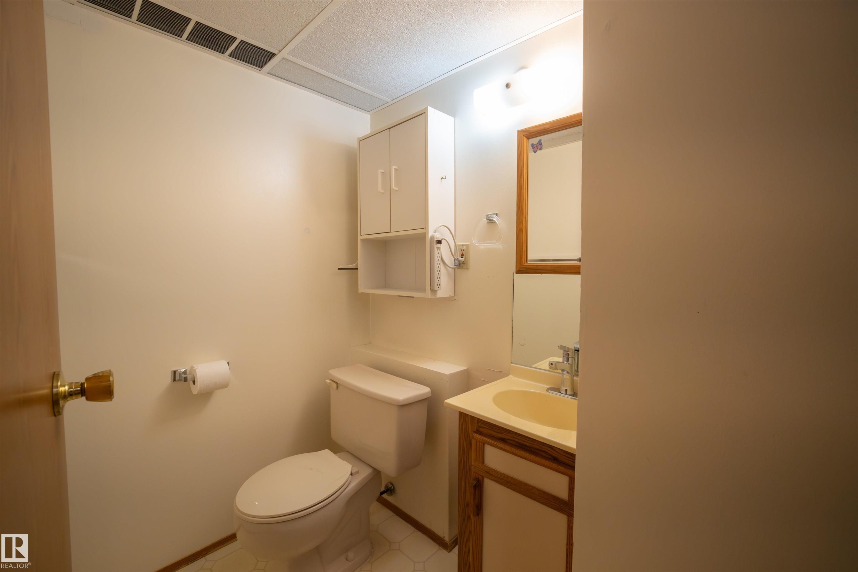 












4724 38B Avenue NW

,
Edmonton,




AB
T6L 5B9

