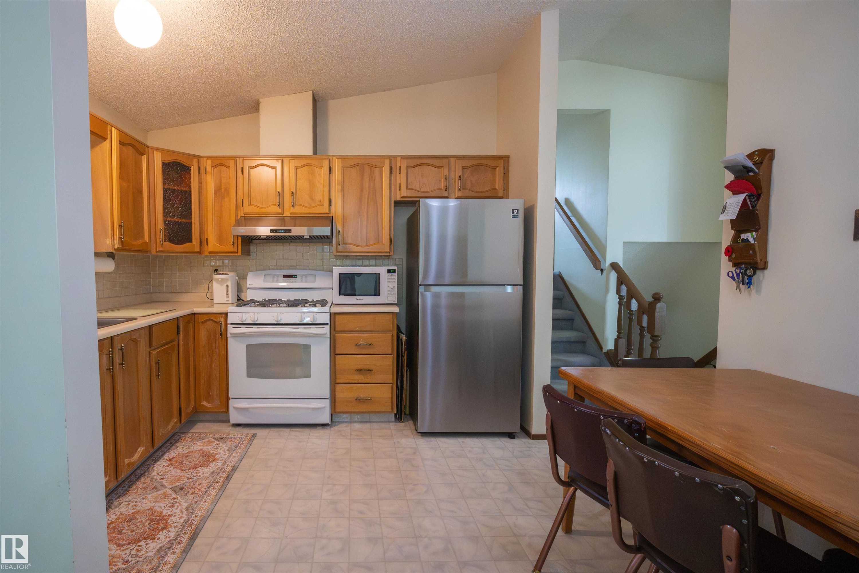 












4724 38B Avenue NW

,
Edmonton,




AB
T6L 5B9

