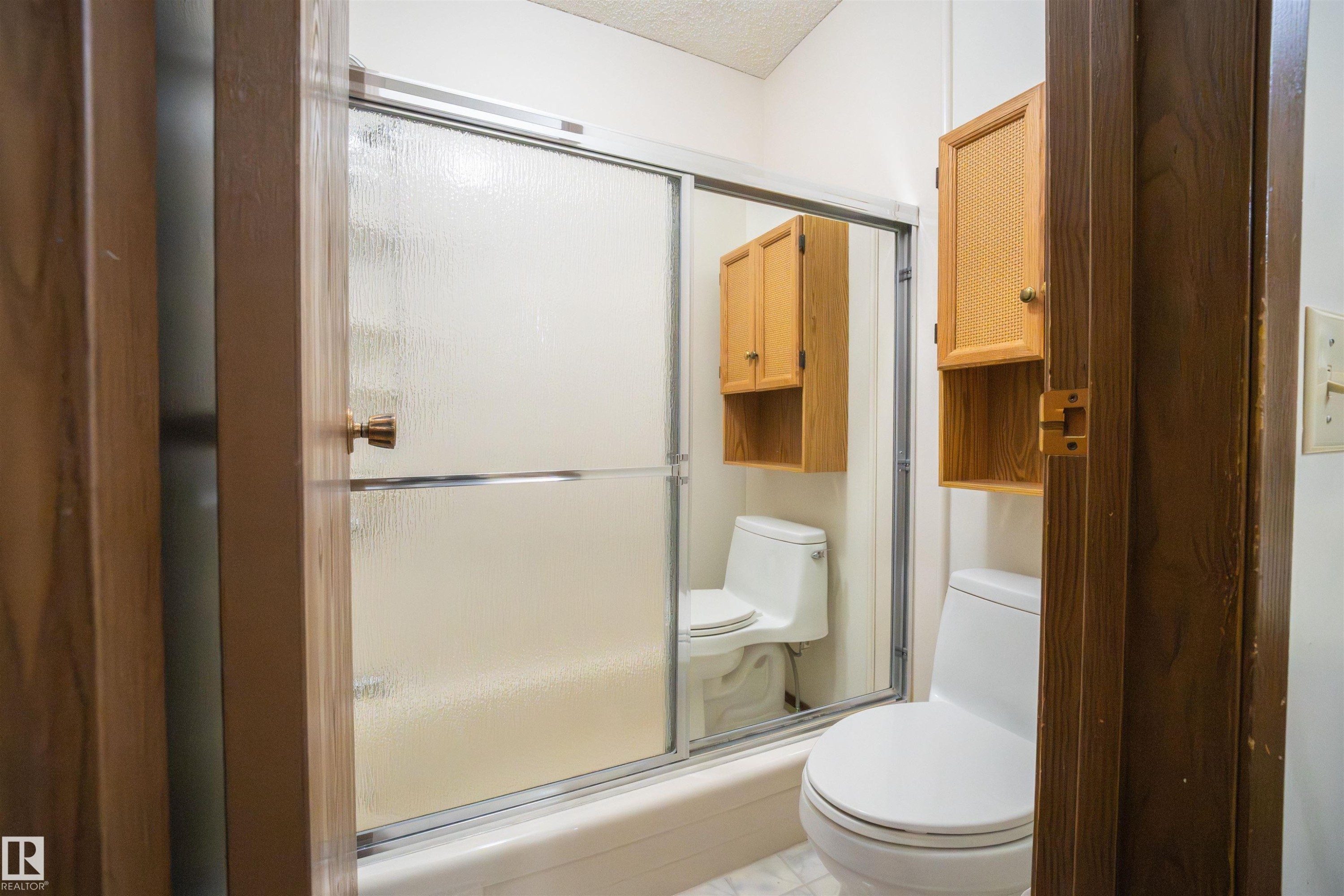 












4724 38B Avenue NW

,
Edmonton,




AB
T6L 5B9

