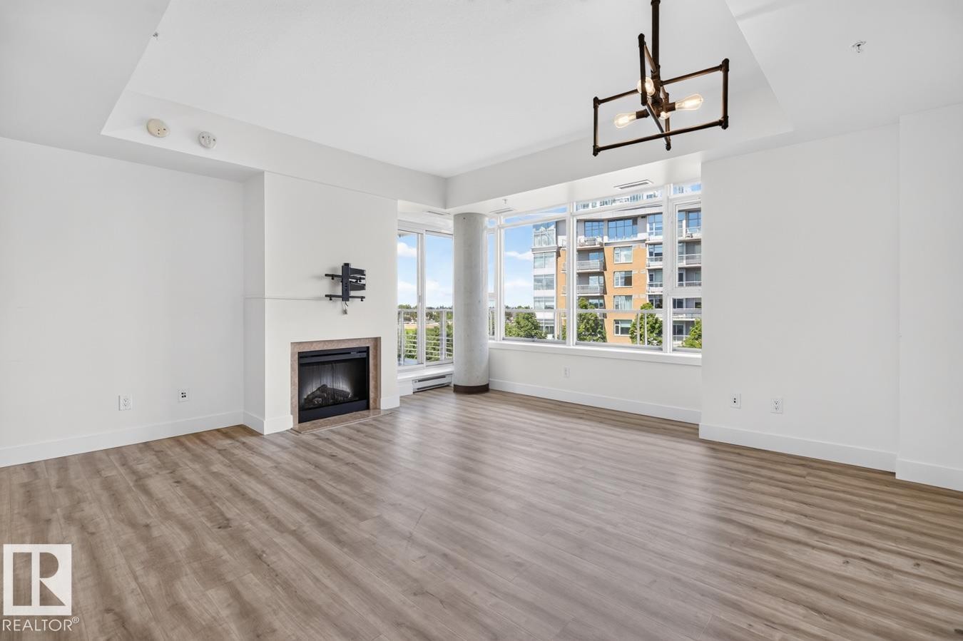 












#407 2504 109 ST NW

,
Edmonton,




AB
T6J 2H3

