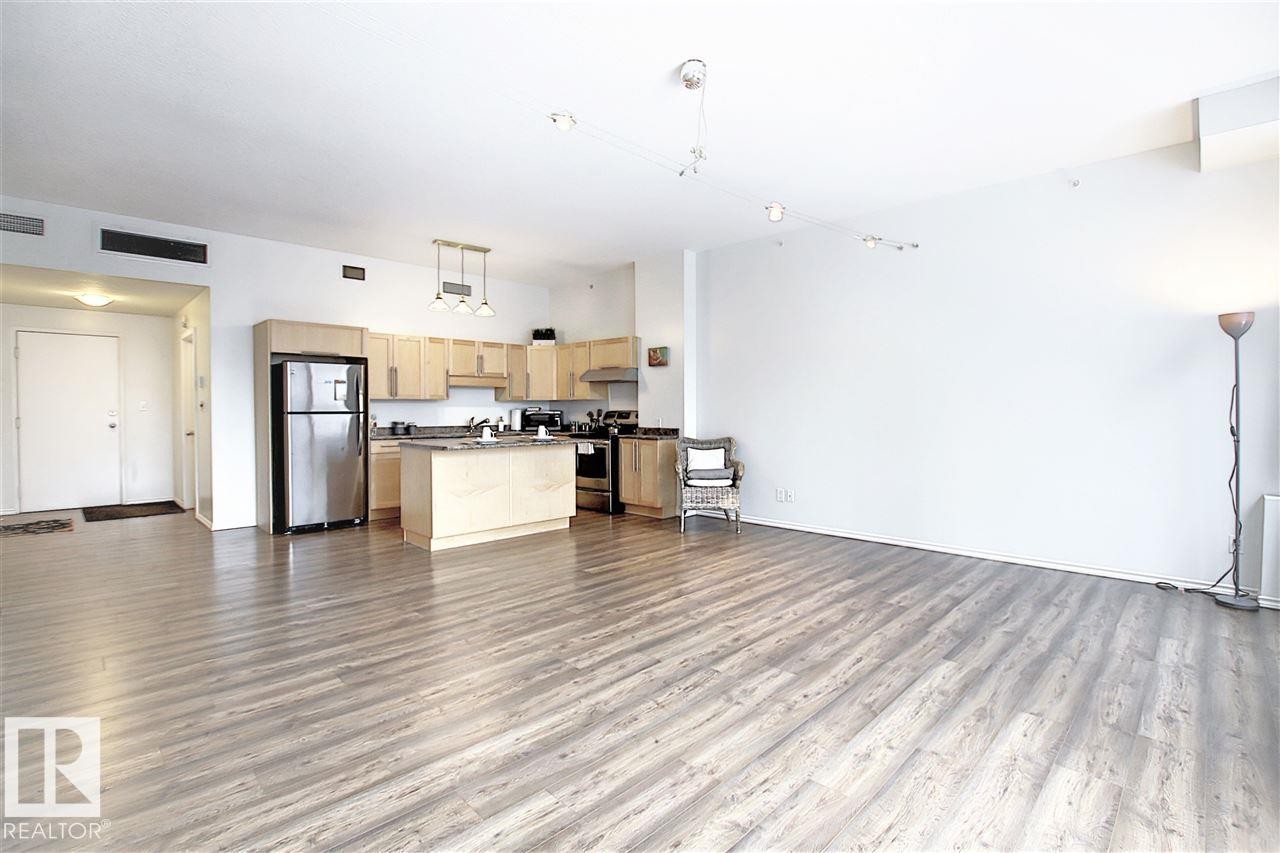 












503 10106 105 Street

,
Edmonton,




AB
T5J 5E7

