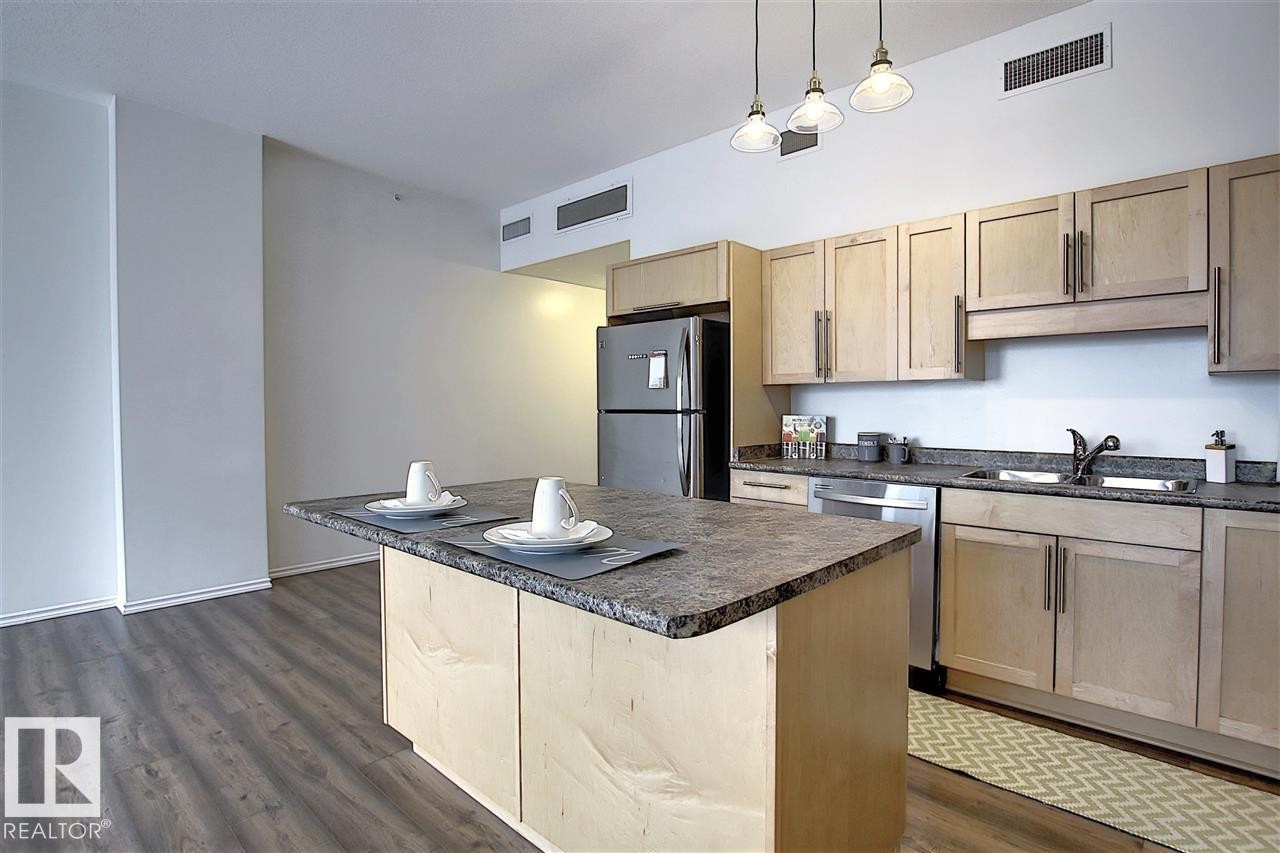












503 10106 105 Street

,
Edmonton,




AB
T5J 5E7

