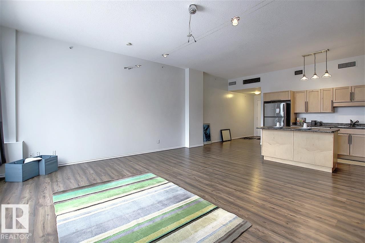 












503 10106 105 Street

,
Edmonton,




AB
T5J 5E7

