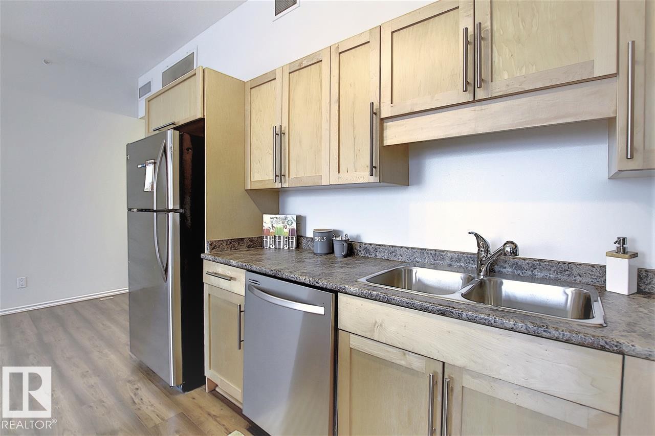 












503 10106 105 Street

,
Edmonton,




AB
T5J 5E7

