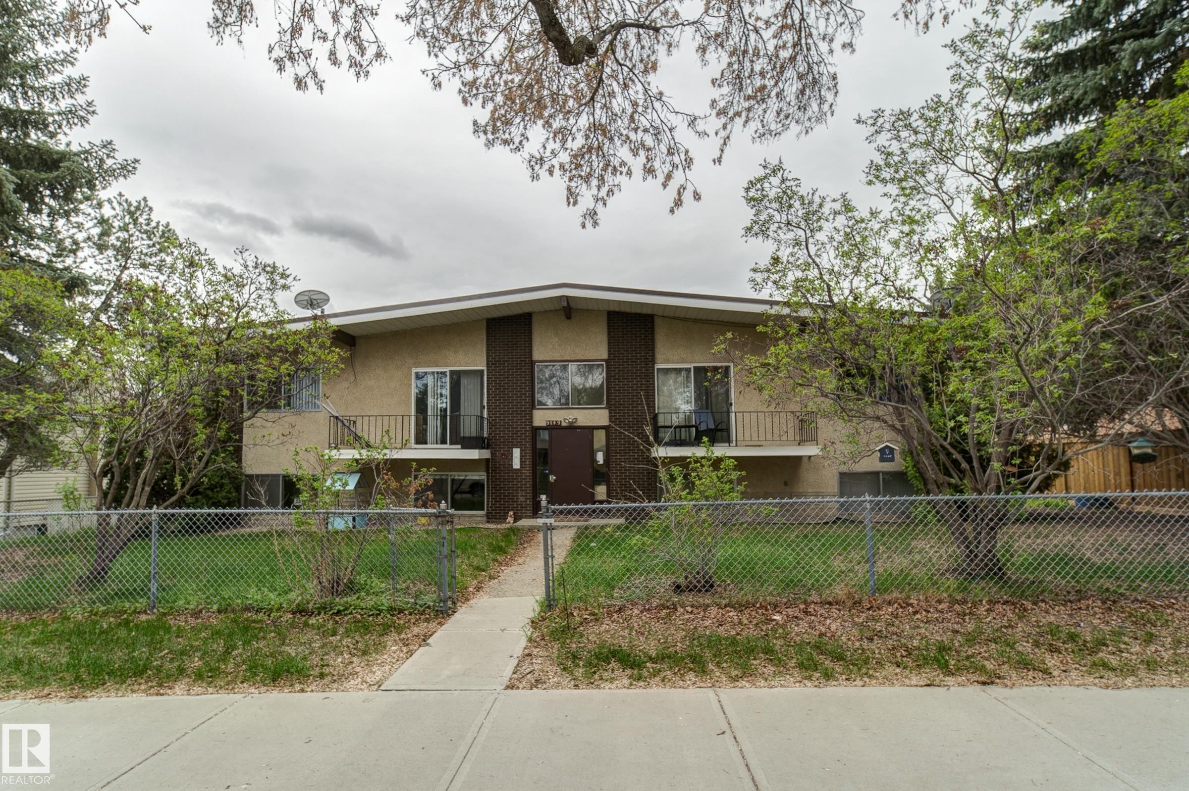 












9749 88 Avenue NW

,
Edmonton,




AB
T6E 2R1

