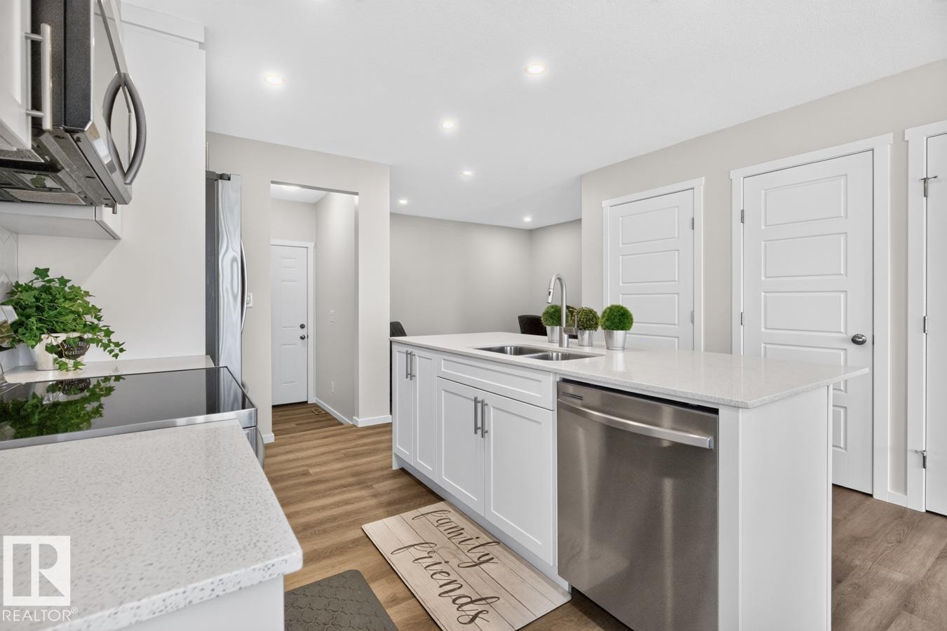 












1022 HEARTHSTONE Boulevard 

,
Sherwood Park,




AB
T8H 3A4

