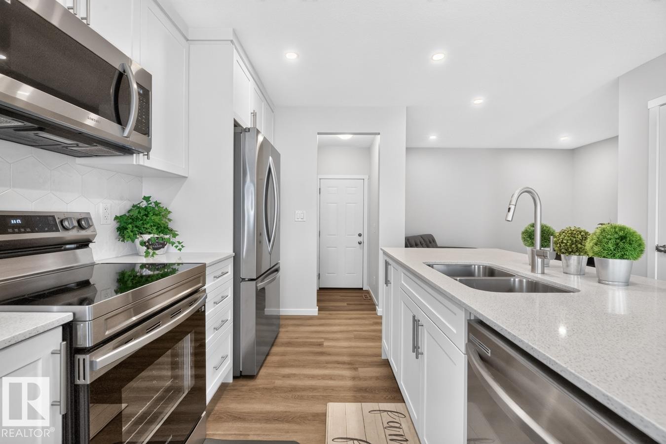 












1022 HEARTHSTONE Boulevard 

,
Sherwood Park,




AB
T8H 3A4


