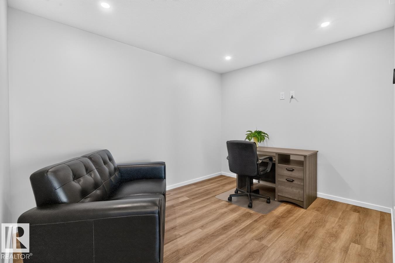












1022 HEARTHSTONE Boulevard 

,
Sherwood Park,




AB
T8H 3A4

