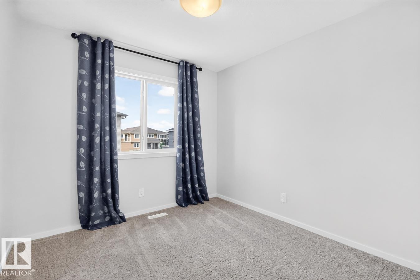 












1022 HEARTHSTONE Boulevard 

,
Sherwood Park,




AB
T8H 3A4

