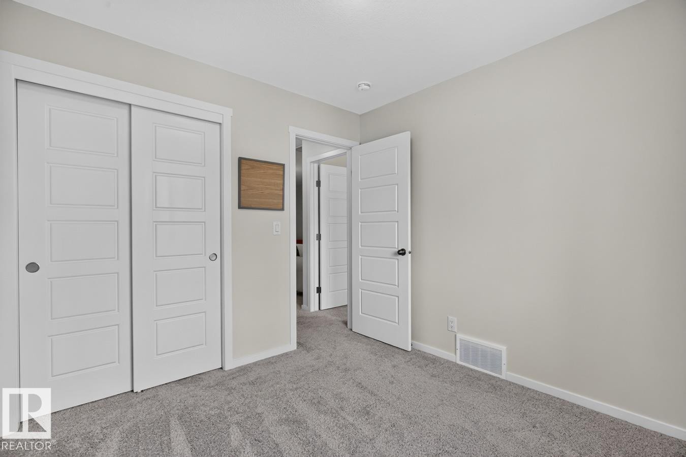 












1022 HEARTHSTONE Boulevard 

,
Sherwood Park,




AB
T8H 3A4

