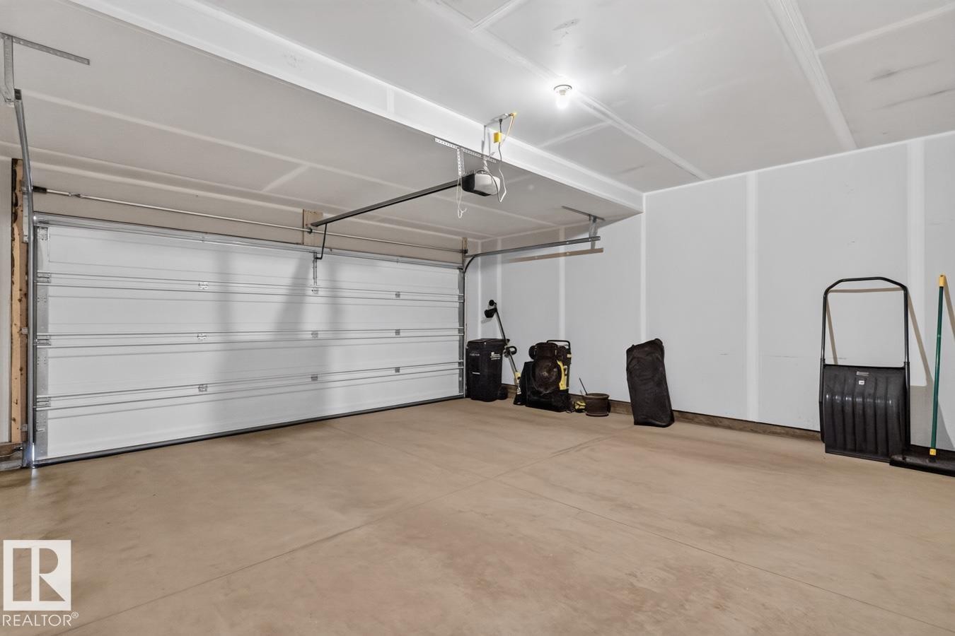 












1022 HEARTHSTONE Boulevard 

,
Sherwood Park,




AB
T8H 3A4

