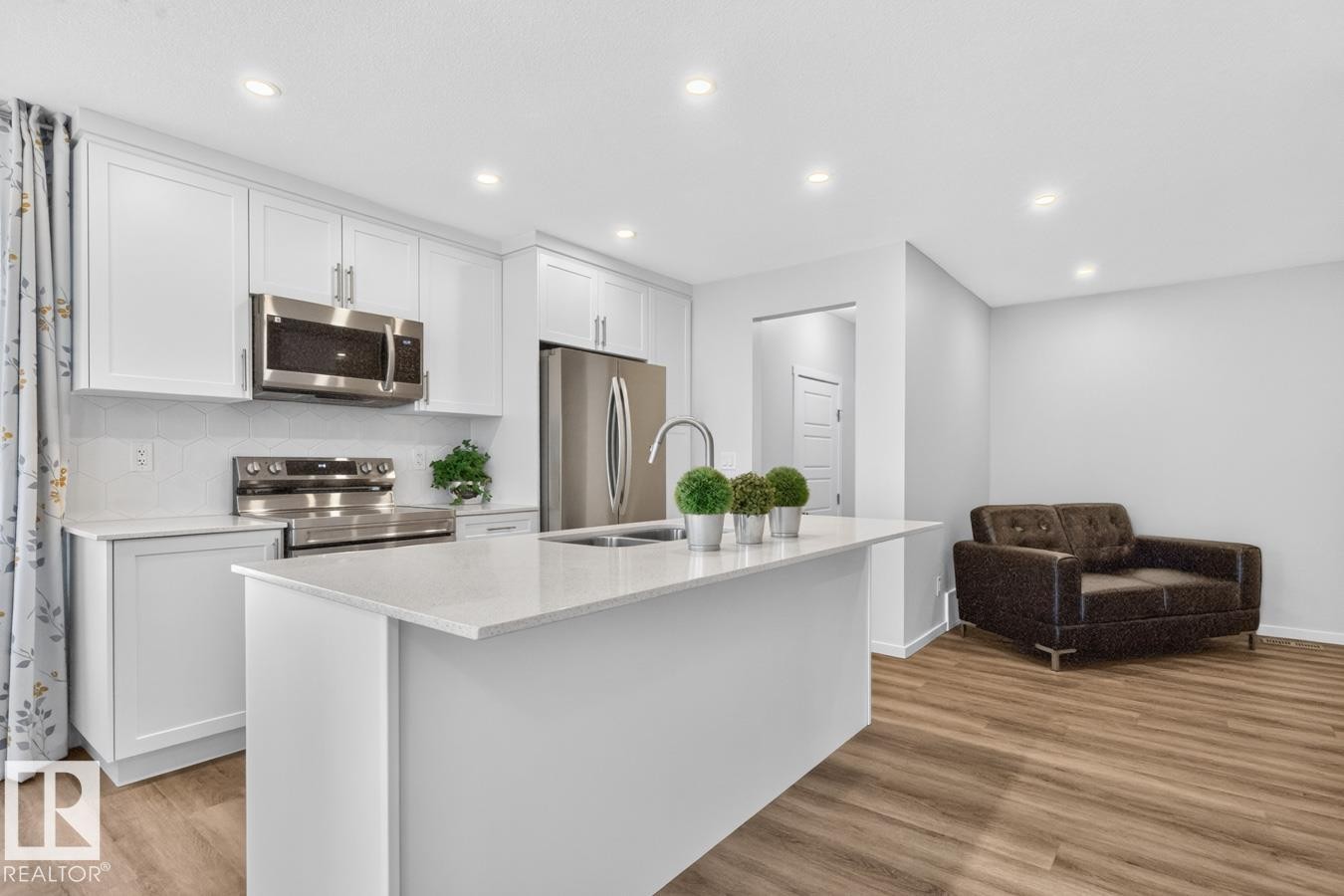 












1022 HEARTHSTONE Boulevard 

,
Sherwood Park,




AB
T8H 3A4

