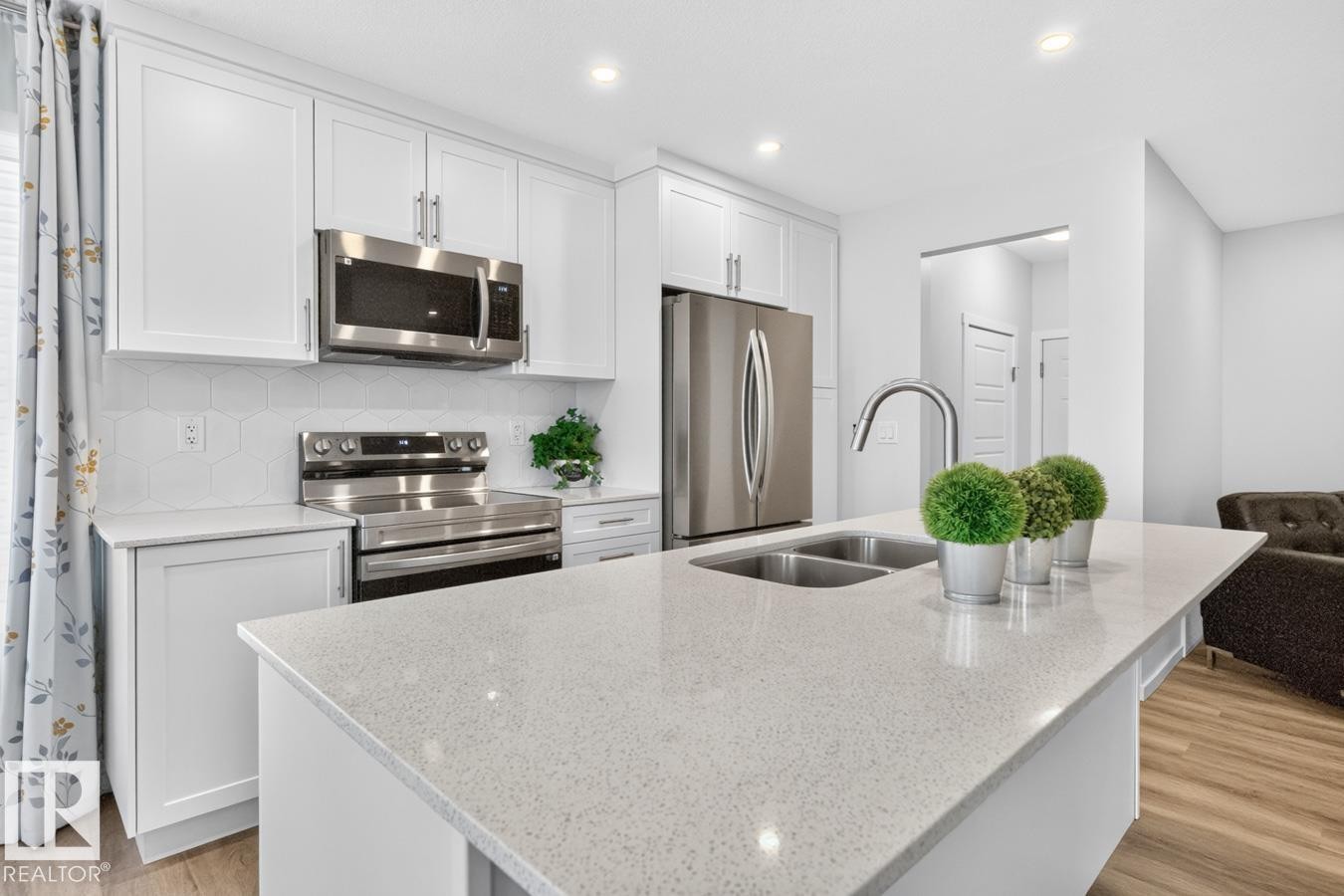 












1022 HEARTHSTONE Boulevard 

,
Sherwood Park,




AB
T8H 3A4


