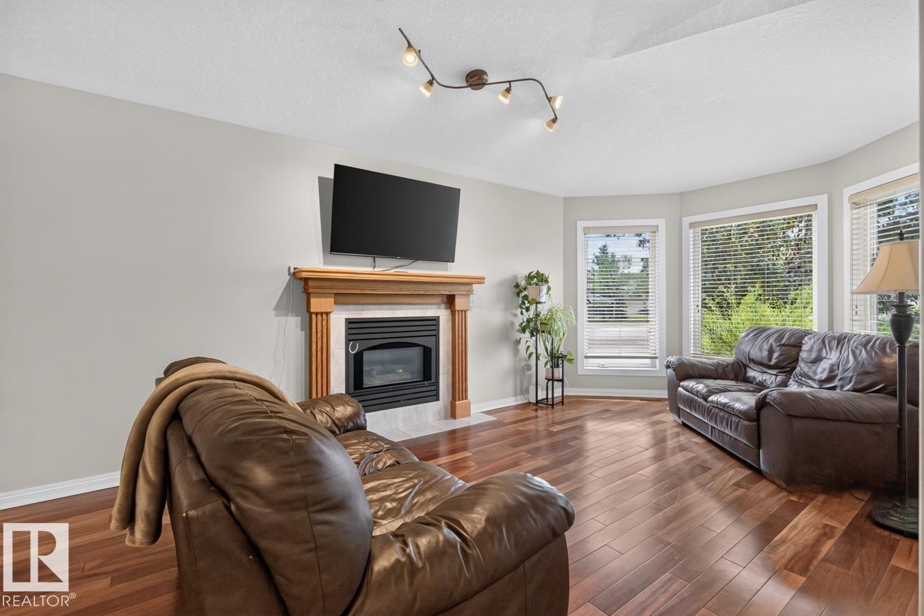 












448 ORMSBY Road NW

,
Edmonton,




AB
T5T 6B1

