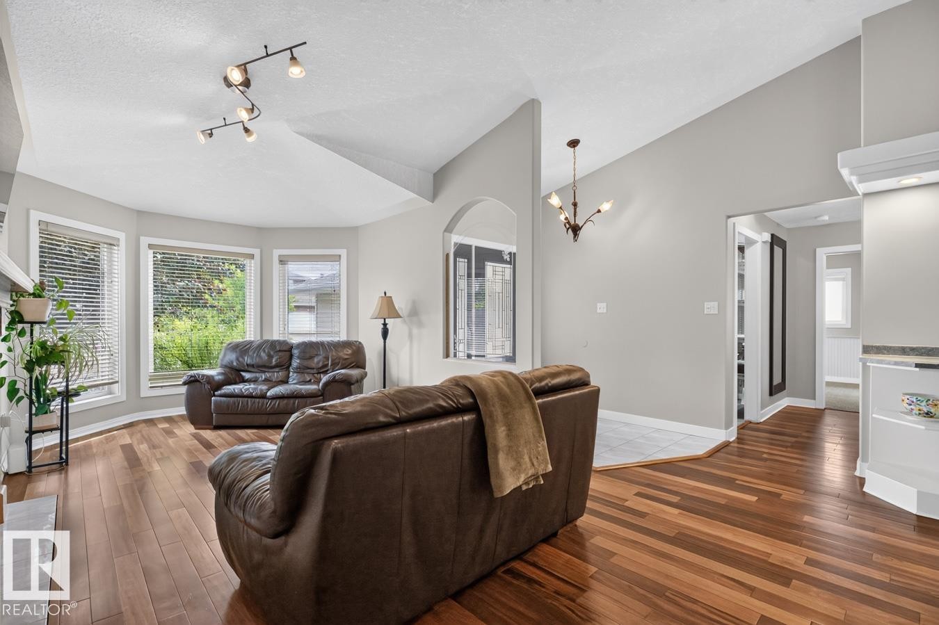 












448 ORMSBY Road NW

,
Edmonton,




AB
T5T 6B1

