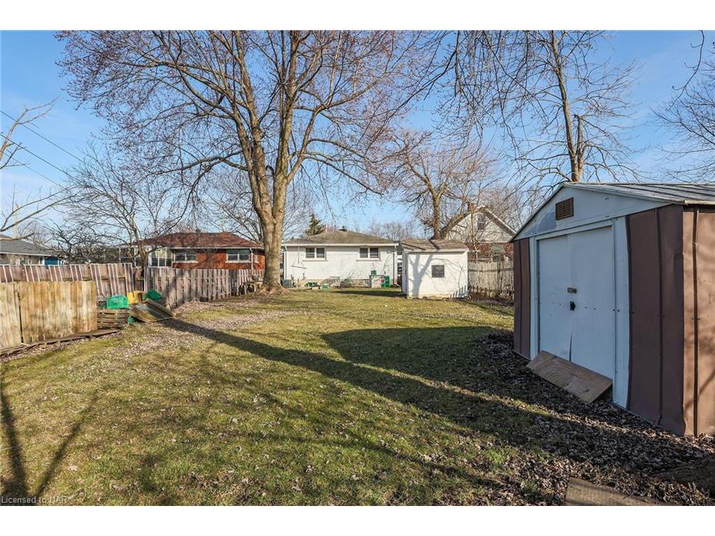 









195


Central

Avenue,
Fort Erie,




ON
L2A 3S8


