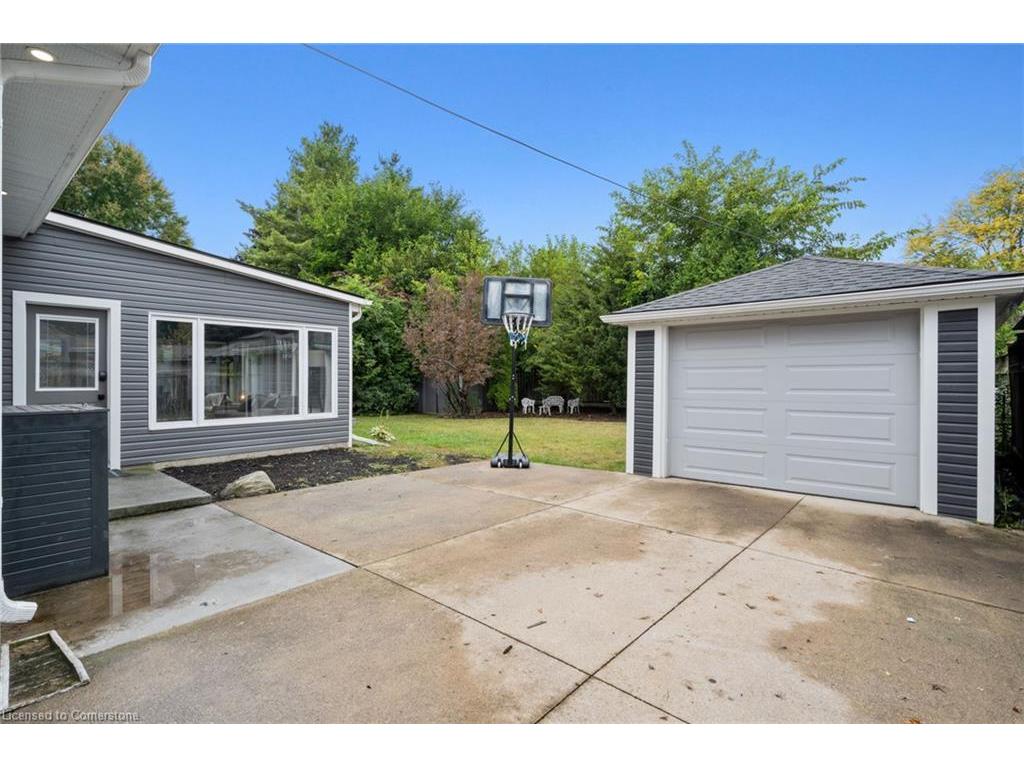









2227


Deyncourt

Drive,
Burlington,




ON
L7R 1W2

