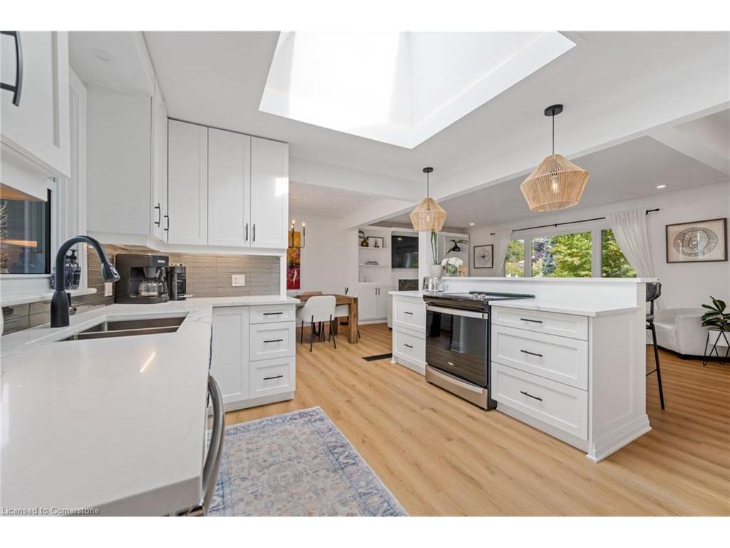 









2227


Deyncourt

Drive,
Burlington,




ON
L7R 1W2

