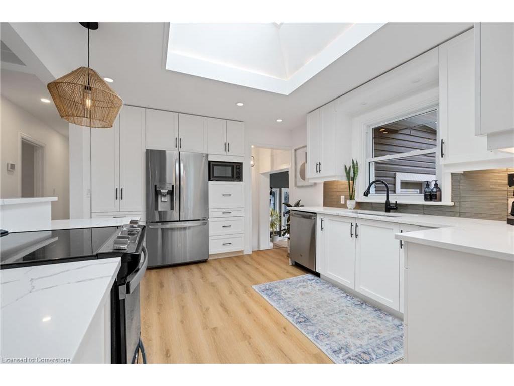 









2227


Deyncourt

Drive,
Burlington,




ON
L7R 1W2

