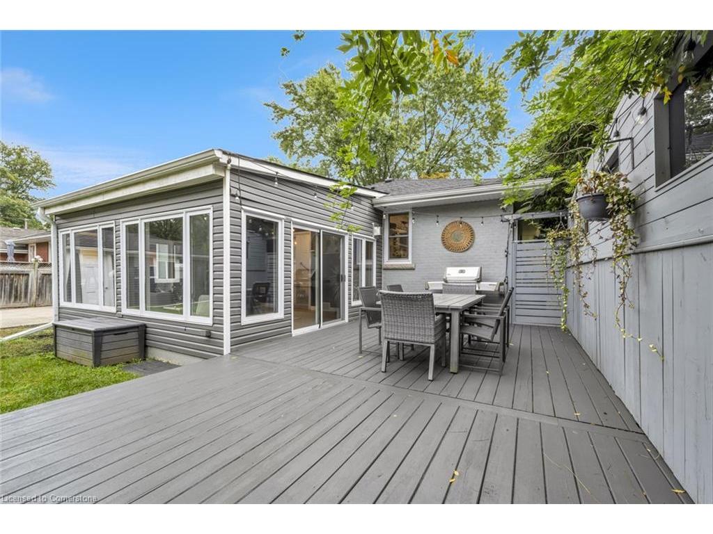 









2227


Deyncourt

Drive,
Burlington,




ON
L7R 1W2

