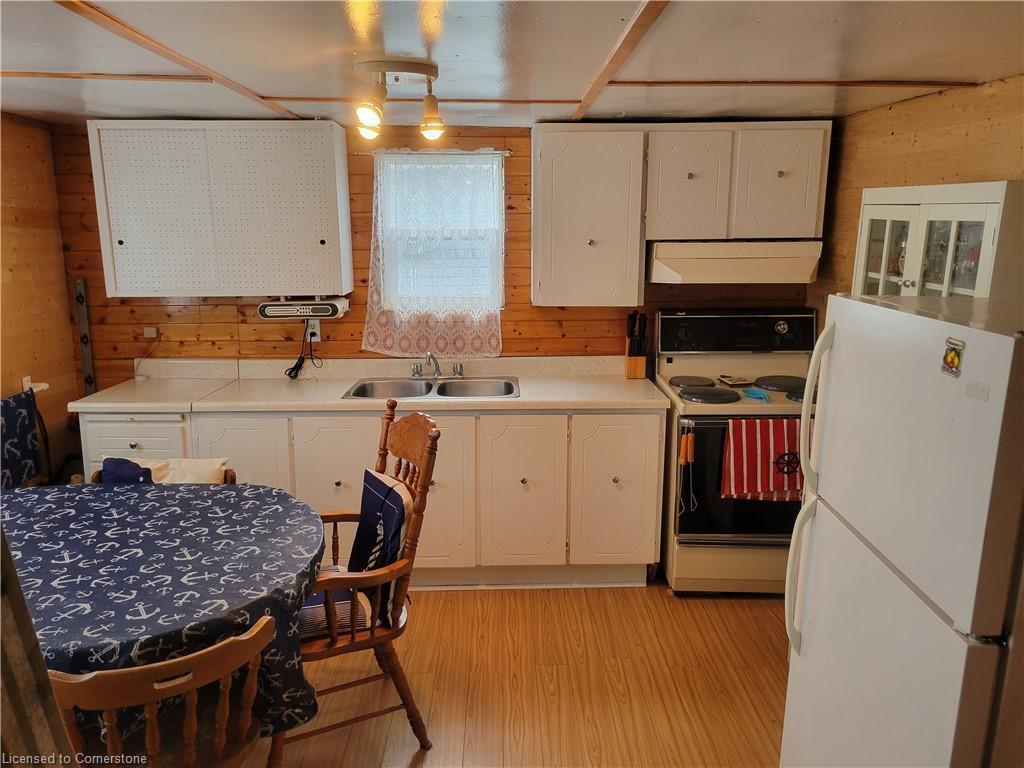 









1072


Lakeshore

Road,
Selkirk,




ON
N0A 1P0

