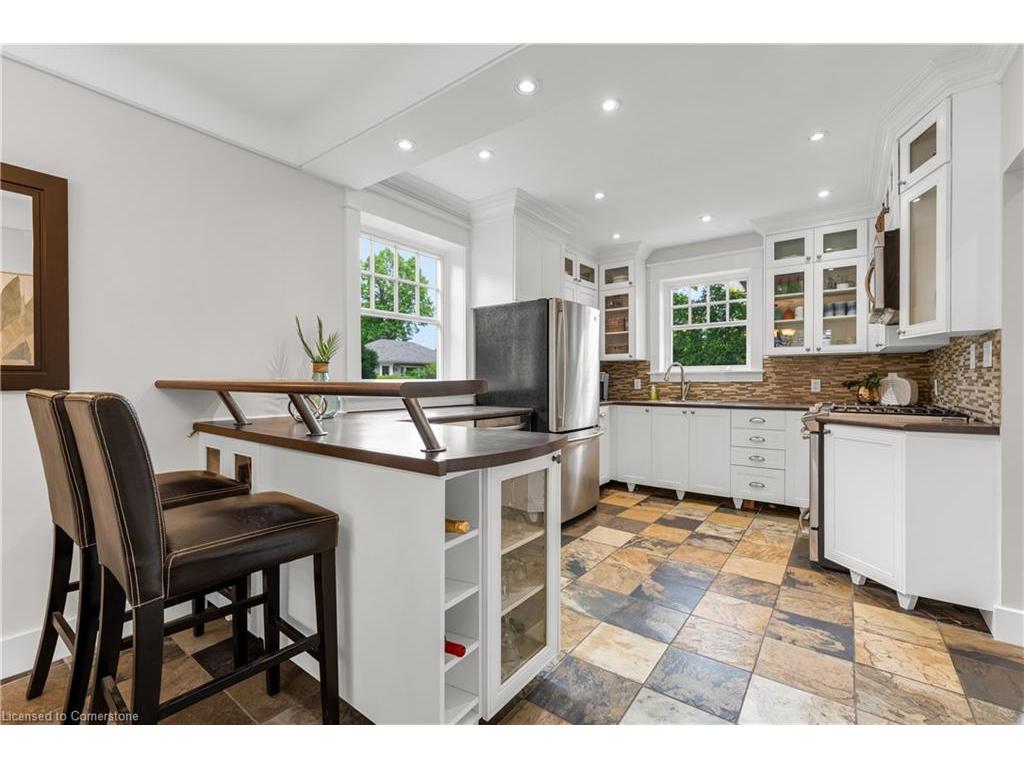 









605


Emerald

Street,
Burlington,




ON
L7R 2P3

