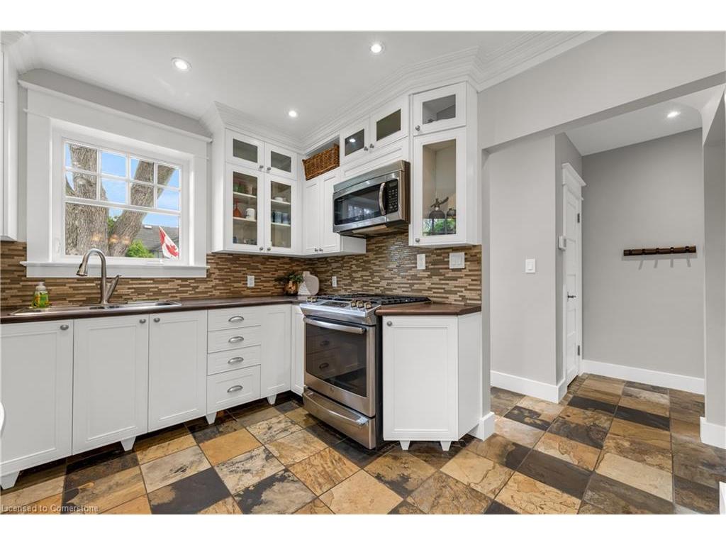 









605


Emerald

Street,
Burlington,




ON
L7R 2P3

