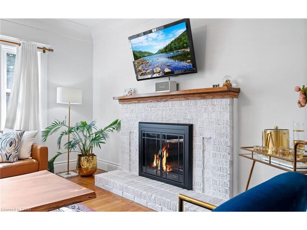 









124


Eastbourne

Avenue,
Hamilton,




ON
L8M 2M8

