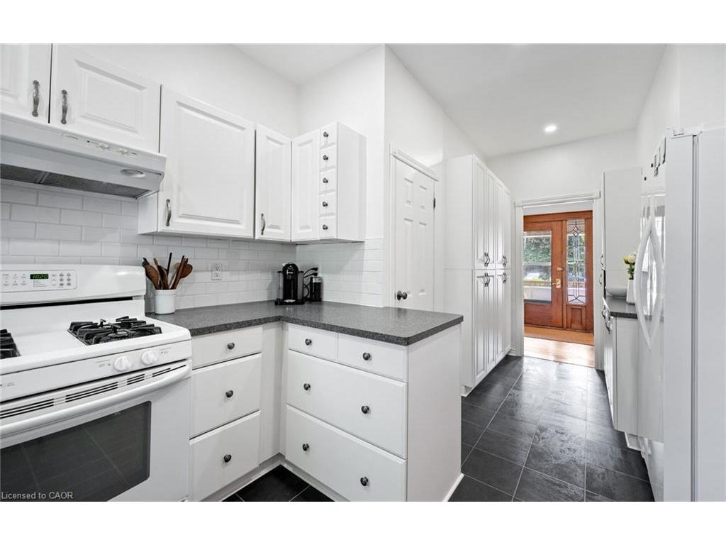 









124


Eastbourne

Avenue,
Hamilton,




ON
L8M 2M8

