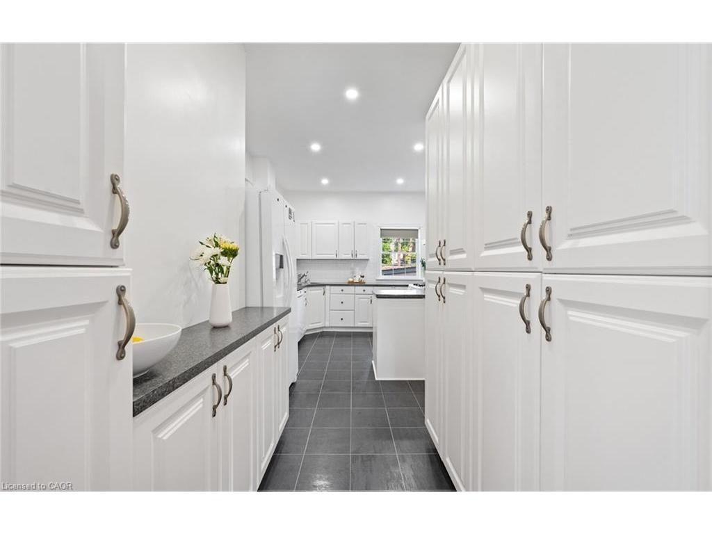 









124


Eastbourne

Avenue,
Hamilton,




ON
L8M 2M8

