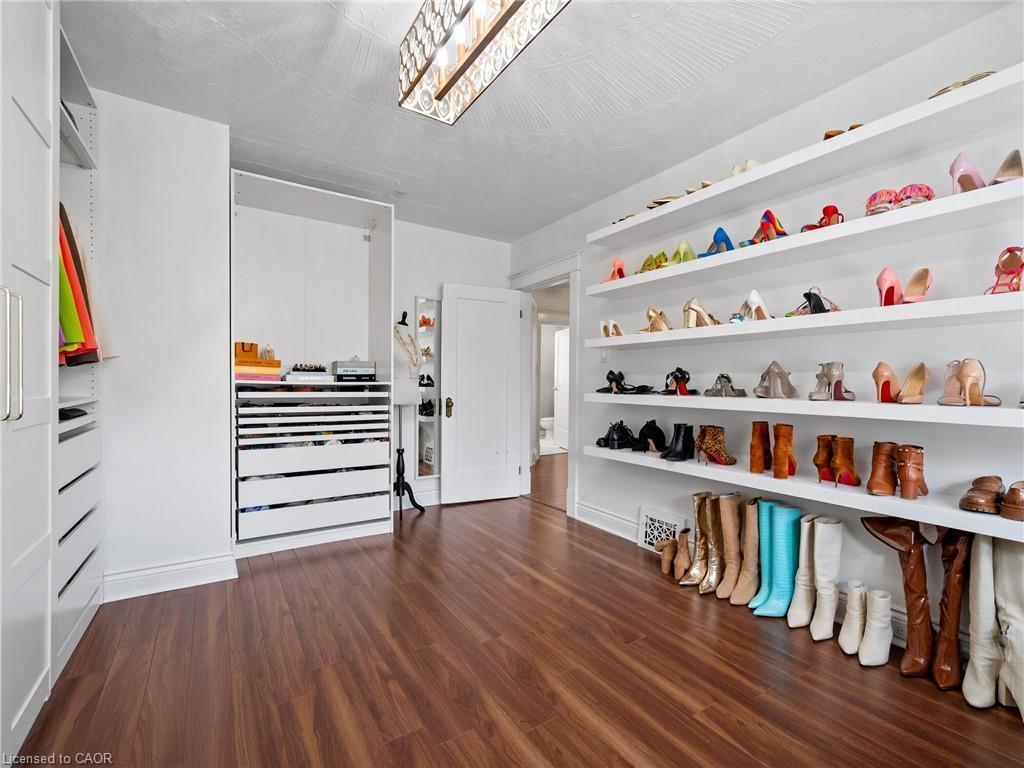 









124


Eastbourne

Avenue,
Hamilton,




ON
L8M 2M8

