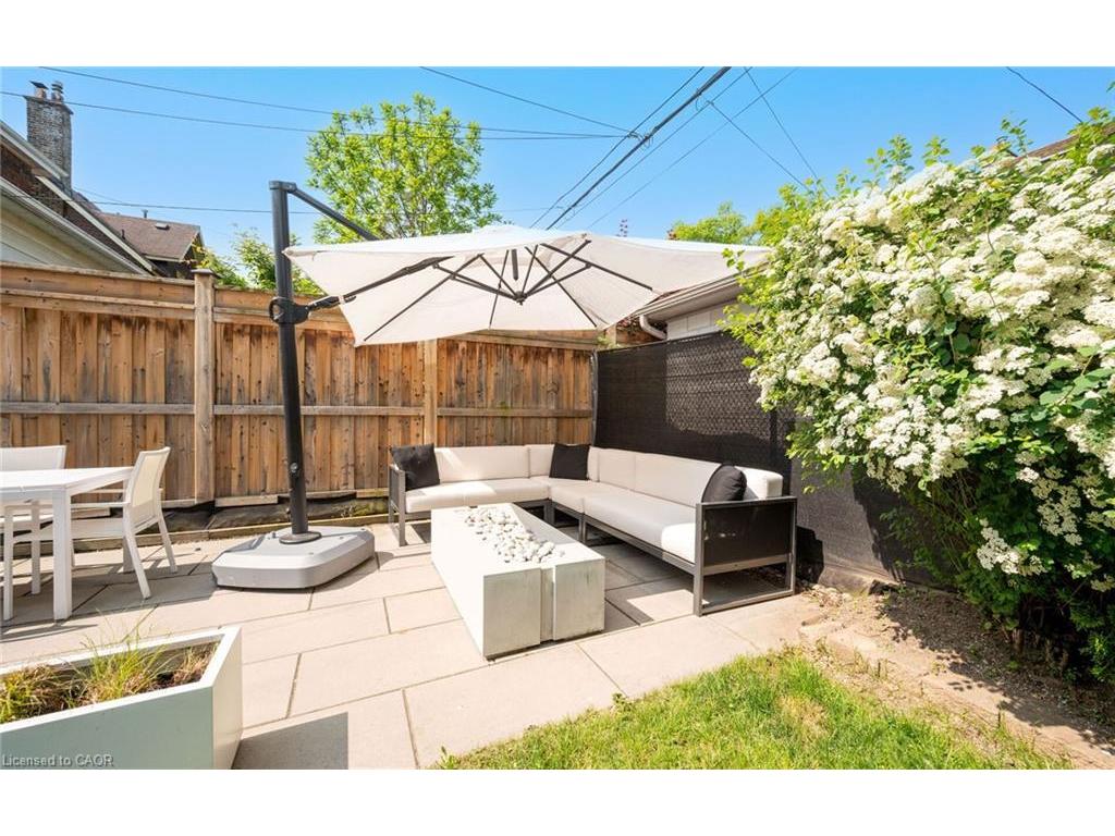 









124


Eastbourne

Avenue,
Hamilton,




ON
L8M 2M8

