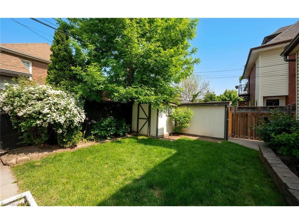 









124


Eastbourne

Avenue,
Hamilton,




ON
L8M 2M8

