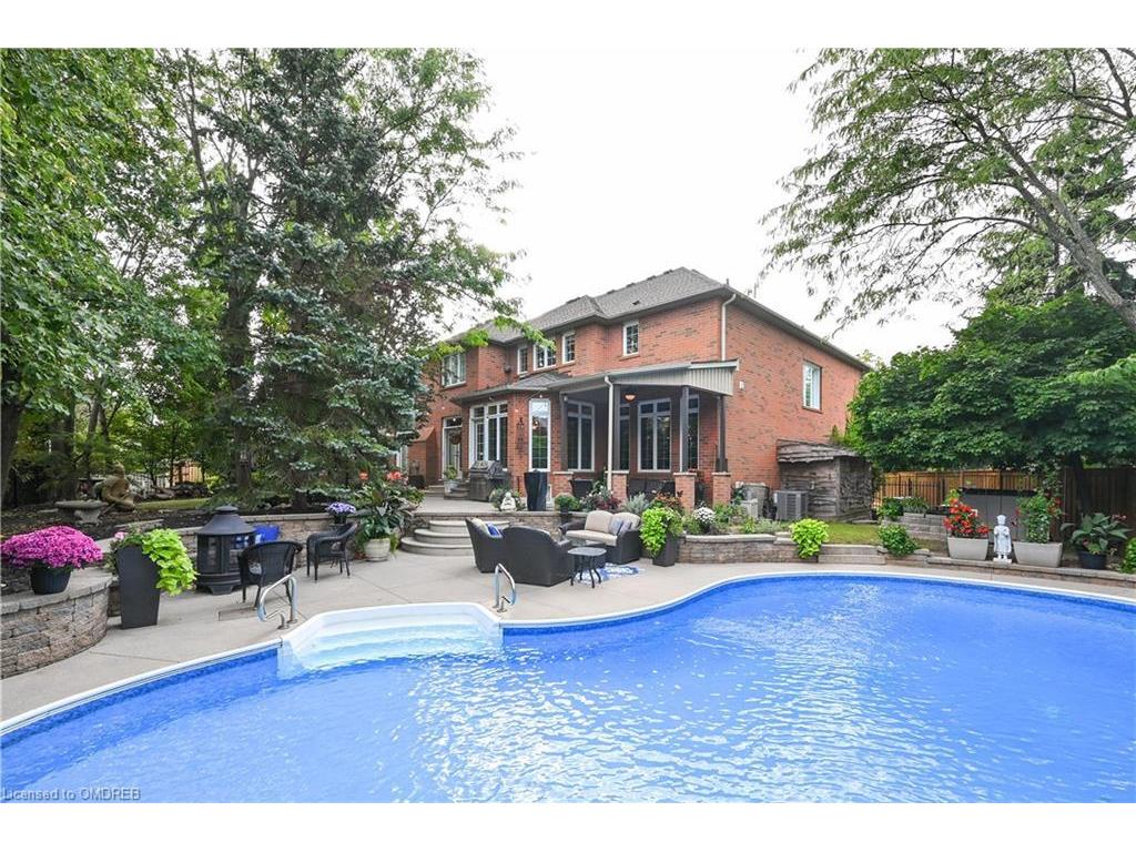 









1076


Skyvalley

Crescent,
Oakville,




ON
L6M 3L2

