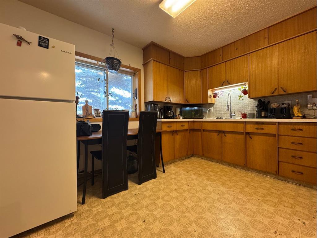 









6009


47A

Avenue,
Camrose,




AB
T4V0H3

