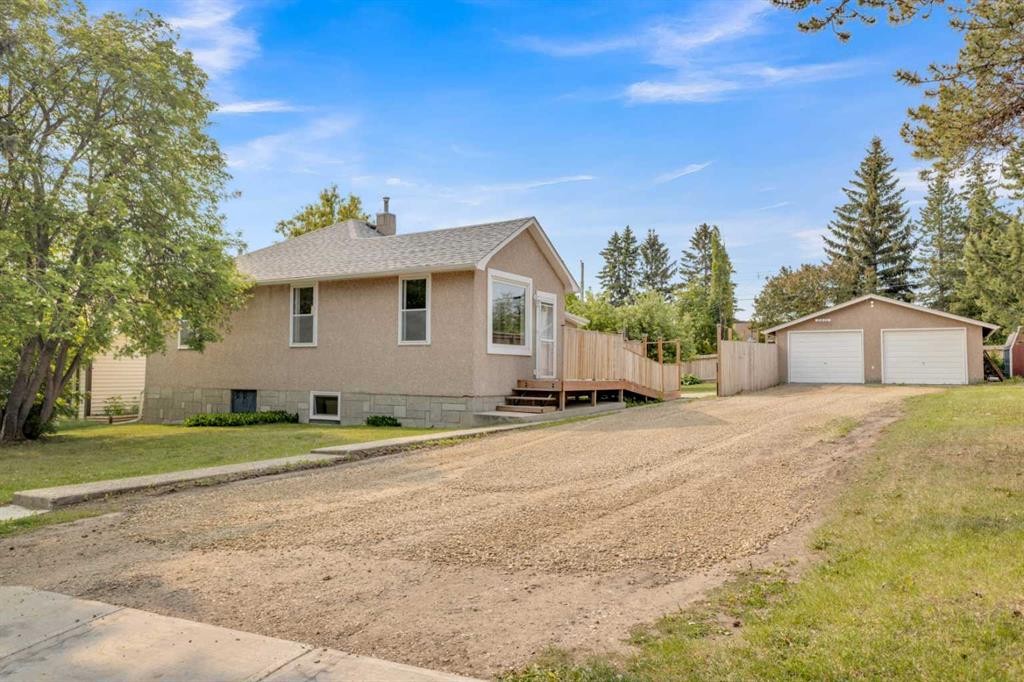 









5011


56

Avenue,
Rimbey,




AB
T0C 2J0

