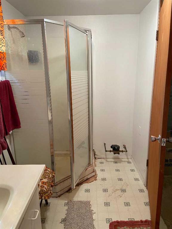 









629


Stafford Drive North

,
Lethbridge,




AB
T1H 2B3

