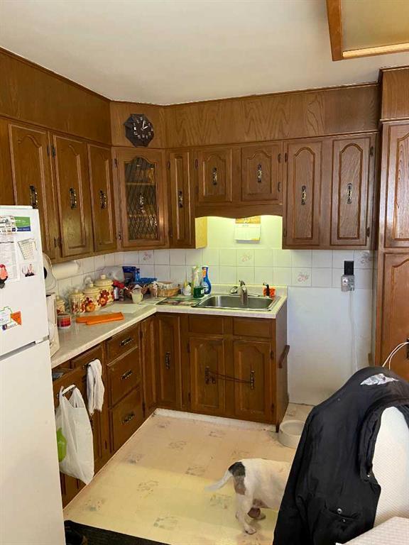 









629


Stafford Drive North

,
Lethbridge,




AB
T1H 2B3

