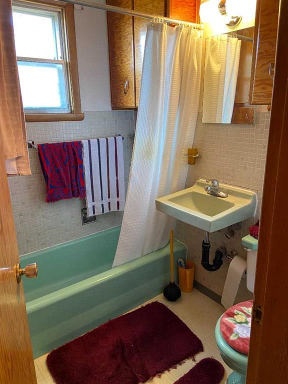 









629


Stafford Drive North

,
Lethbridge,




AB
T1H 2B3

