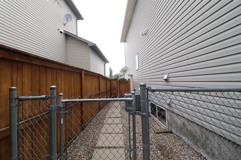 









22


Riverview

Crescent West,
Lethbridge,




AB
T1K 5E7

