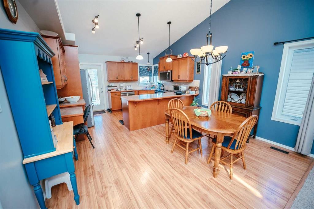 









208


Silkstone

Bay West,
Lethbridge,




AB
T1J 2A2

